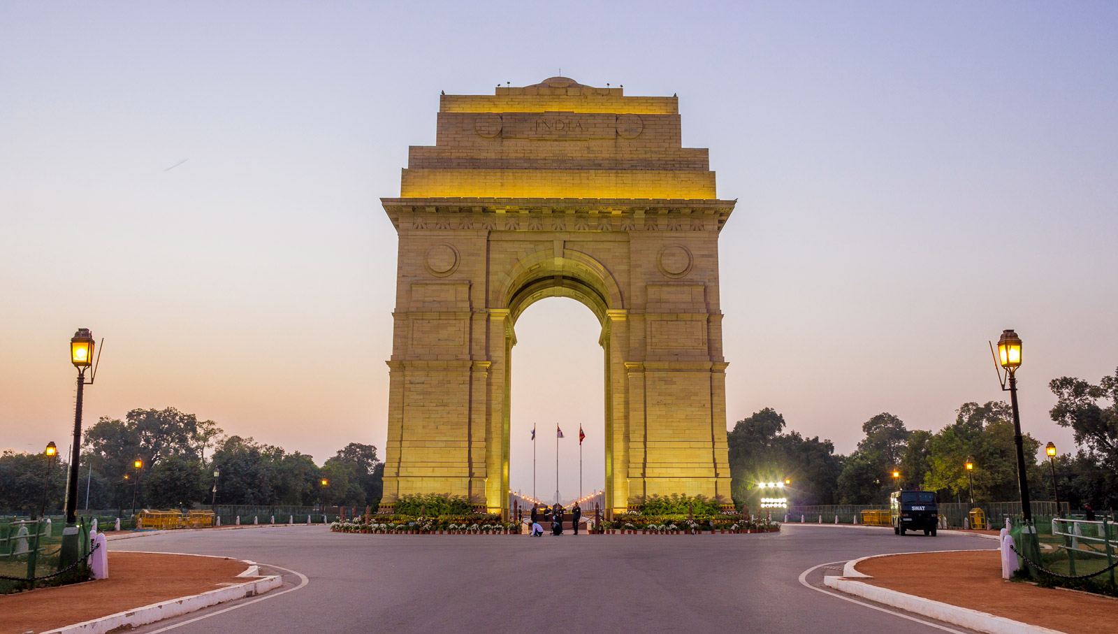 Nightlife in Delhi: Best Bars, Clubs, & More