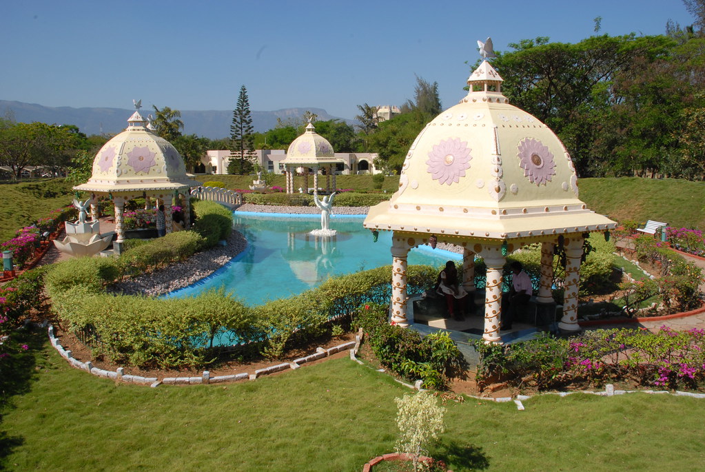 tourist places near coimbatore airport