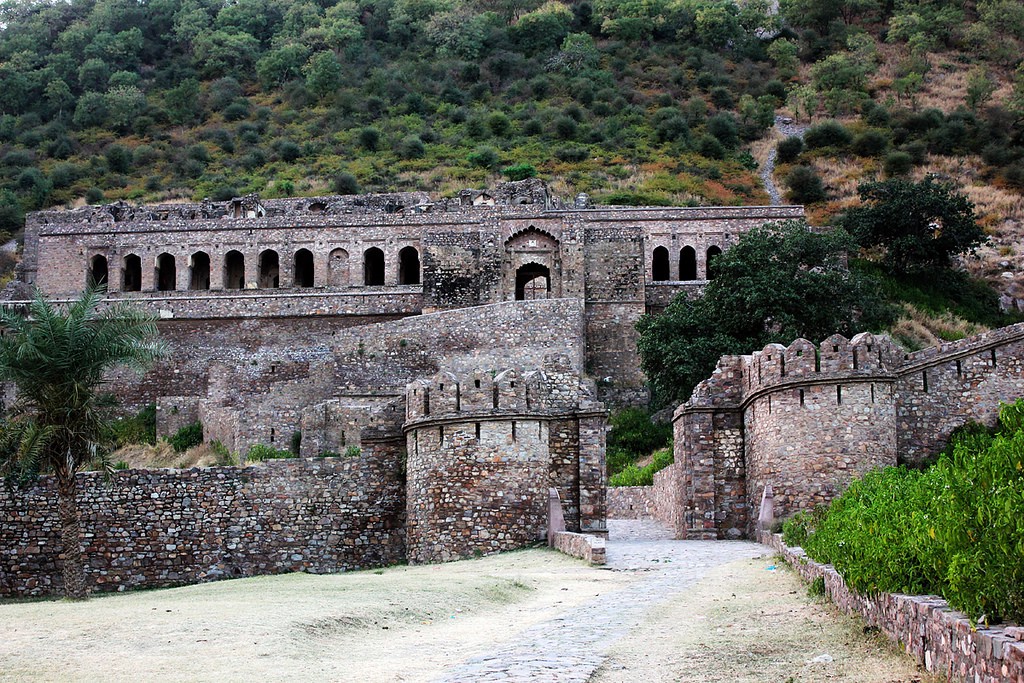 trip in bhangarh fort