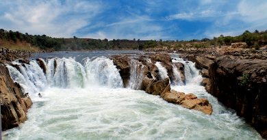 Dhuandhar Falls