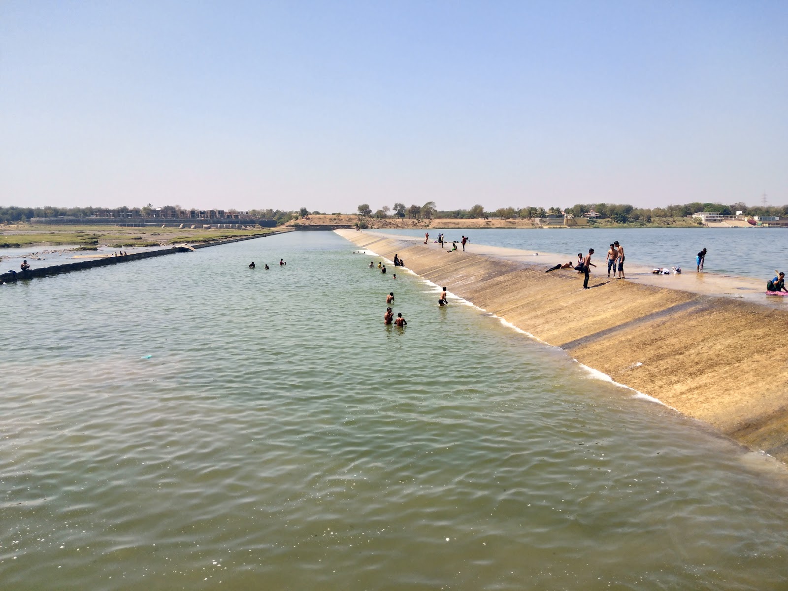 tourist spots near vadodara jn