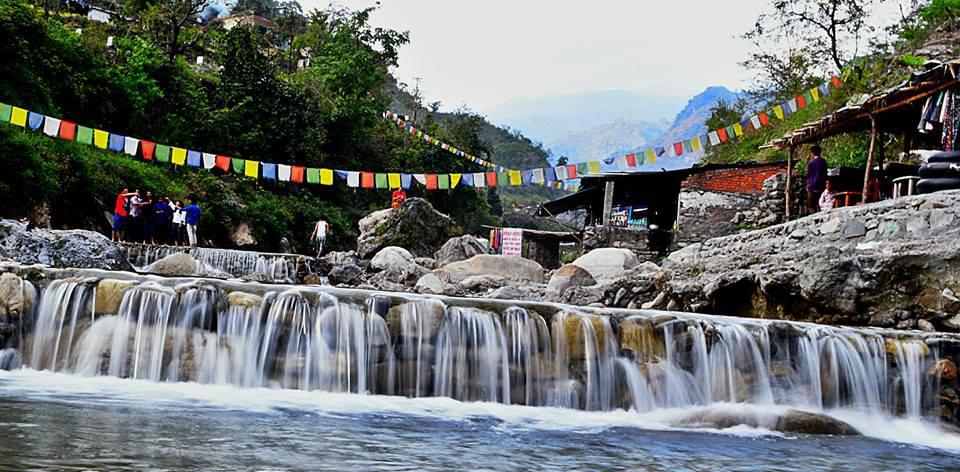 dehradun tourist places near railway station