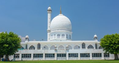 Hazratbal Masjid, Srinagar